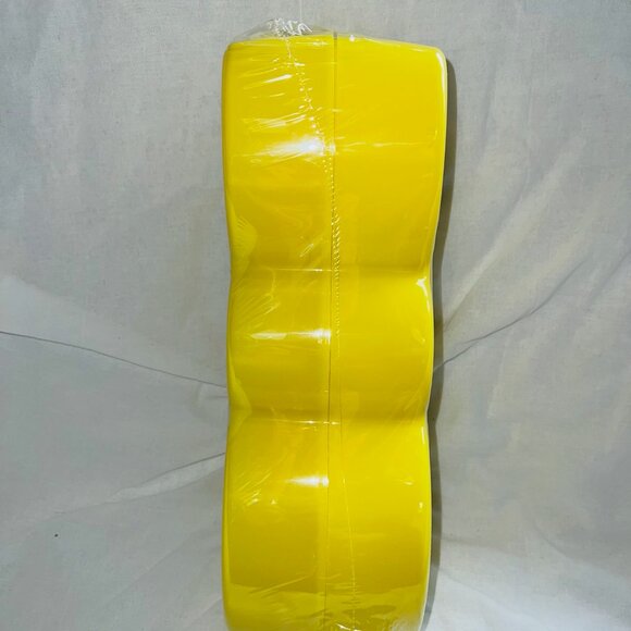 PEEPS Easter Bunny Shaped Egg Containers 2 Sets Of 4 (Various Sizes & Colors) - Picture 6 of 7